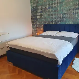 Sasha , Pula Kroatien