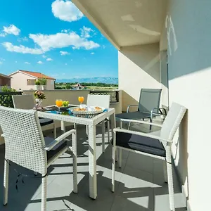 Nella Apartment